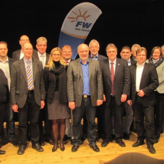 Der erweiterte FW Landesvorstand  Ihm gehört aus dem Kreis Offenbach neben Rudolf Schulz  auch noch Dr. Jürgen Ries (1. von links) an.